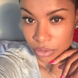 Meet your Posher, Stella